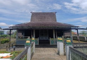 Rumah Adat Banjar Bubungan Tinggi