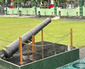Meriam (06) di depan Kodim 1006 Martapura Kab. Banjar