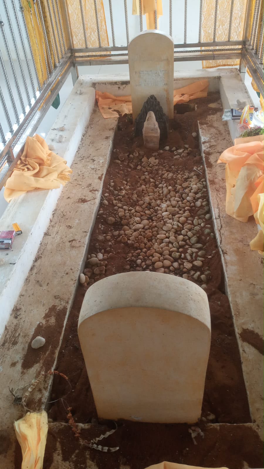 MAKAM KH.ABDUSSAMAD KHAIRI