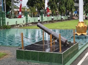 Meriam (05) di depan Kodim 1006 Martapura Kab. Banjar