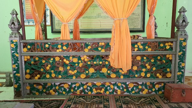 Makam Sultan Adam