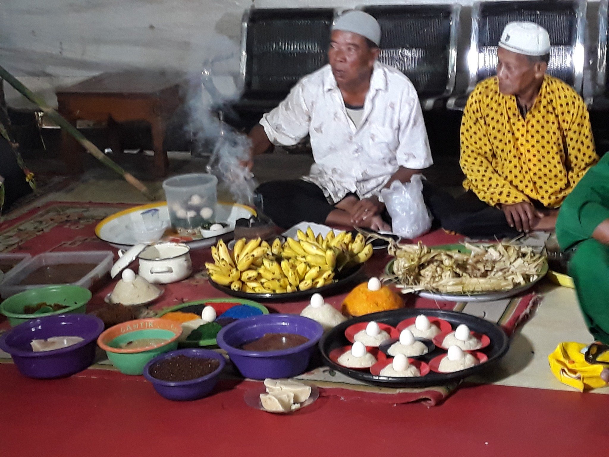 Pembacaan doa selamat.