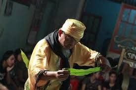 Prosesi pemanggilan roh.